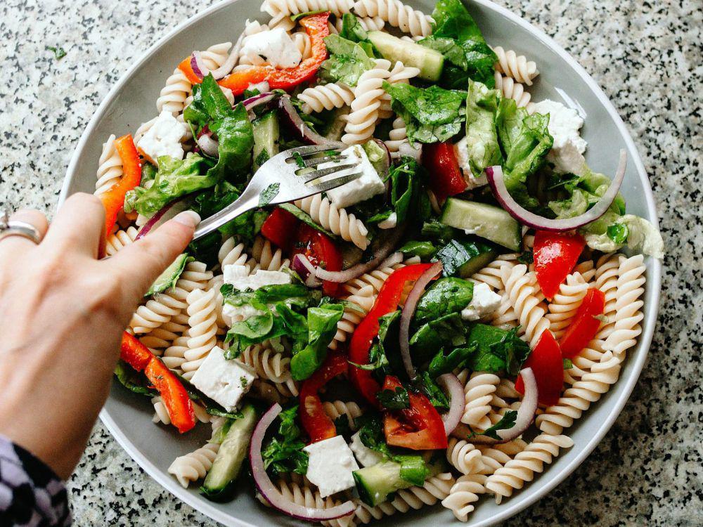 3 Resep Salad Sehat yang Mengenyangkan, Bahannya Gak Cuma Sayuran