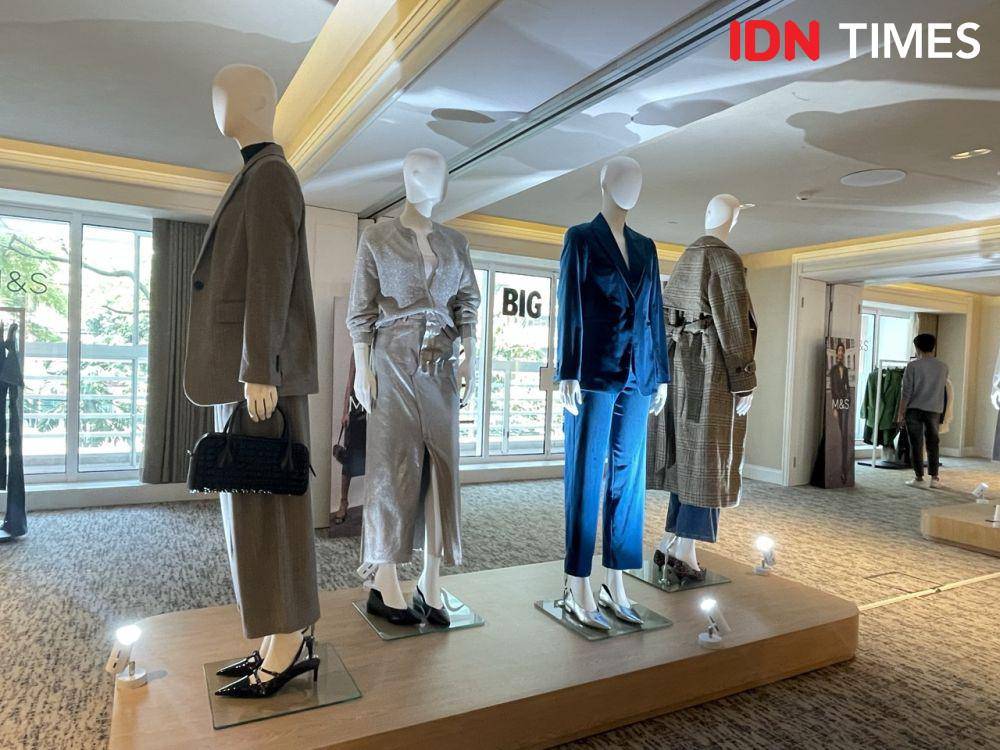 Marks & Spencer (M&S) memperkenalkan fashion teranyar untuk fall/winter seasons 2024 pada Jumat (13/9/24) di St Regis Jakarta, Jakarta Selatan.  (IDN Times/Dina Salma)