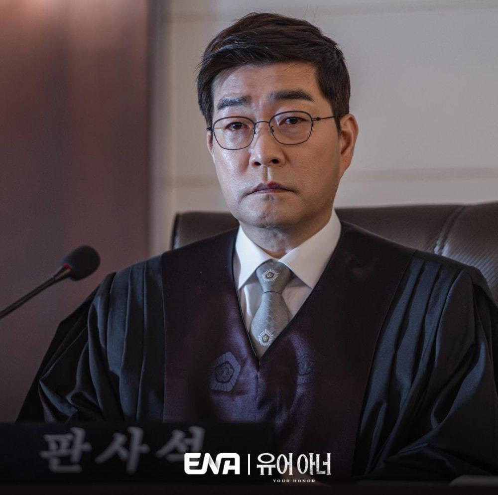 Son Hyun Joo di drama Your Honor (instagram.com/channel.ena.d)