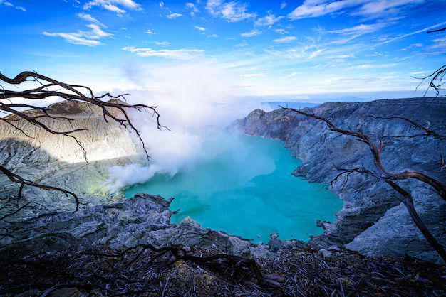 Ilustrasi Kawah Ijen. (freepik.com/nuttawutnuy)