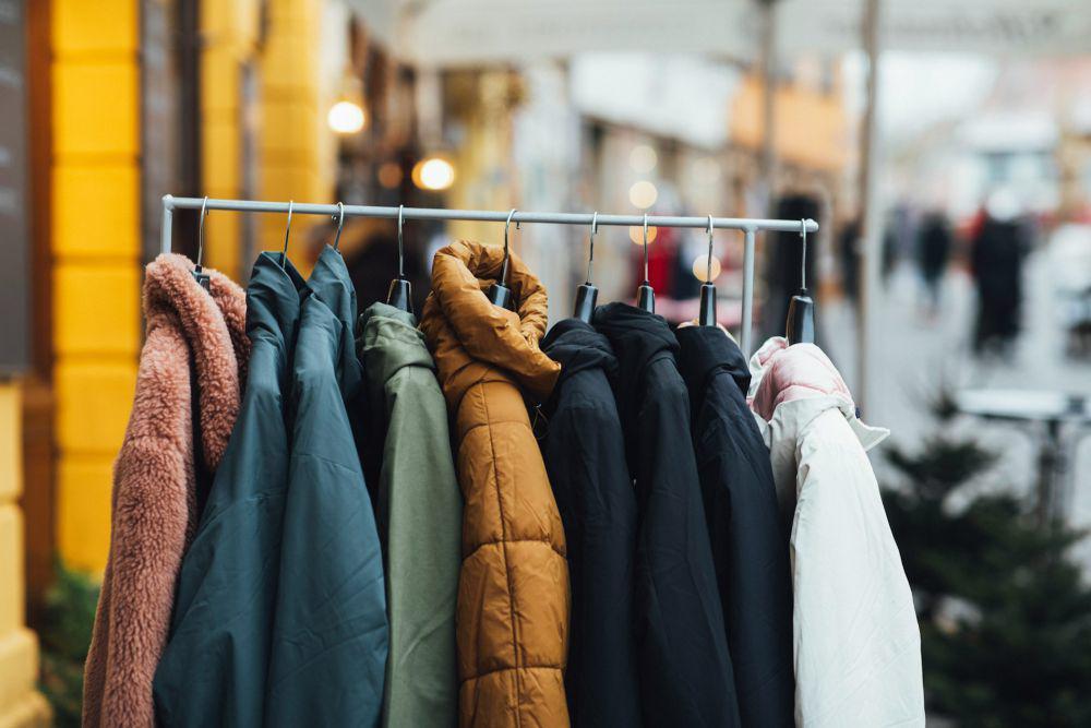 4 Tips Gaya Layering Pria untuk Tampil Modis di Cuaca Dingin