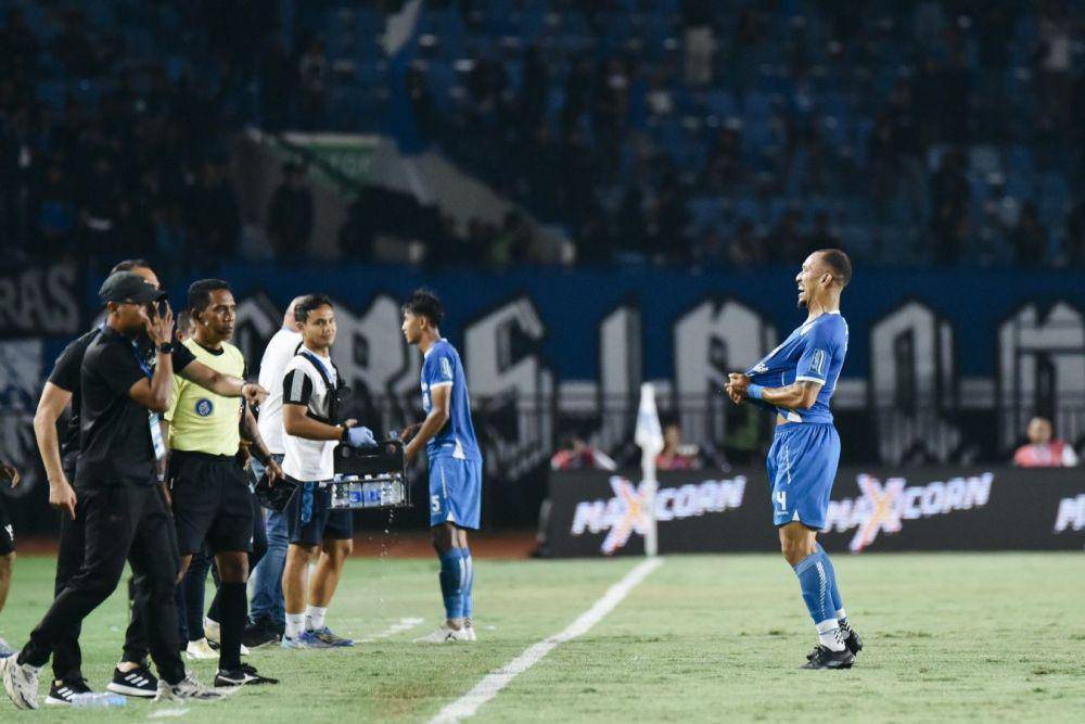 Selebrasi Gustavo Franca usai mencetak gol untuk Persib Bandung vs PSIS Semarang (X.com/persib)