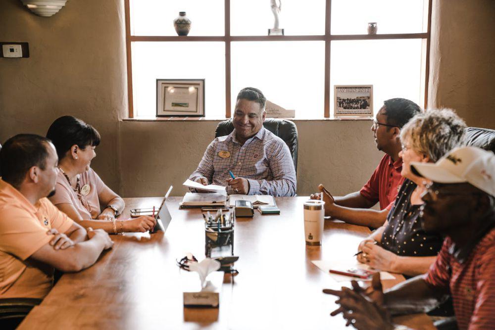 ilustrasi suasana rapat (pexels.com/Jopwell)