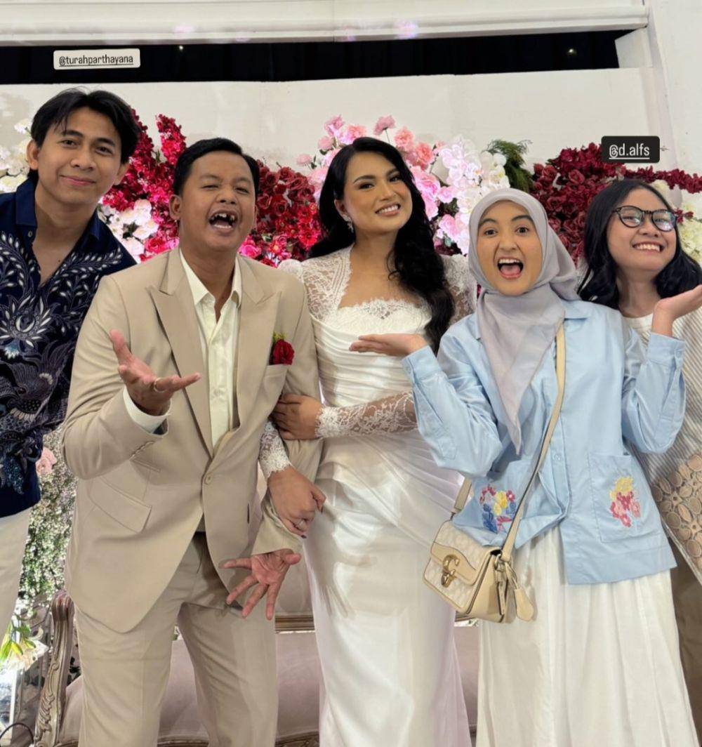 Gaya resepsi Dita Rizky Amalia (instagram.com/arafahrianti)