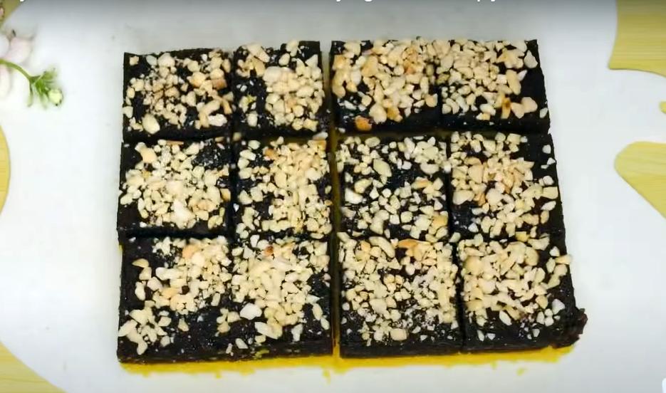 ilustrasi kue jungkir balik khas Bugis Sulawesi Selatan (YouTube.com/Ummi fatma cooking)