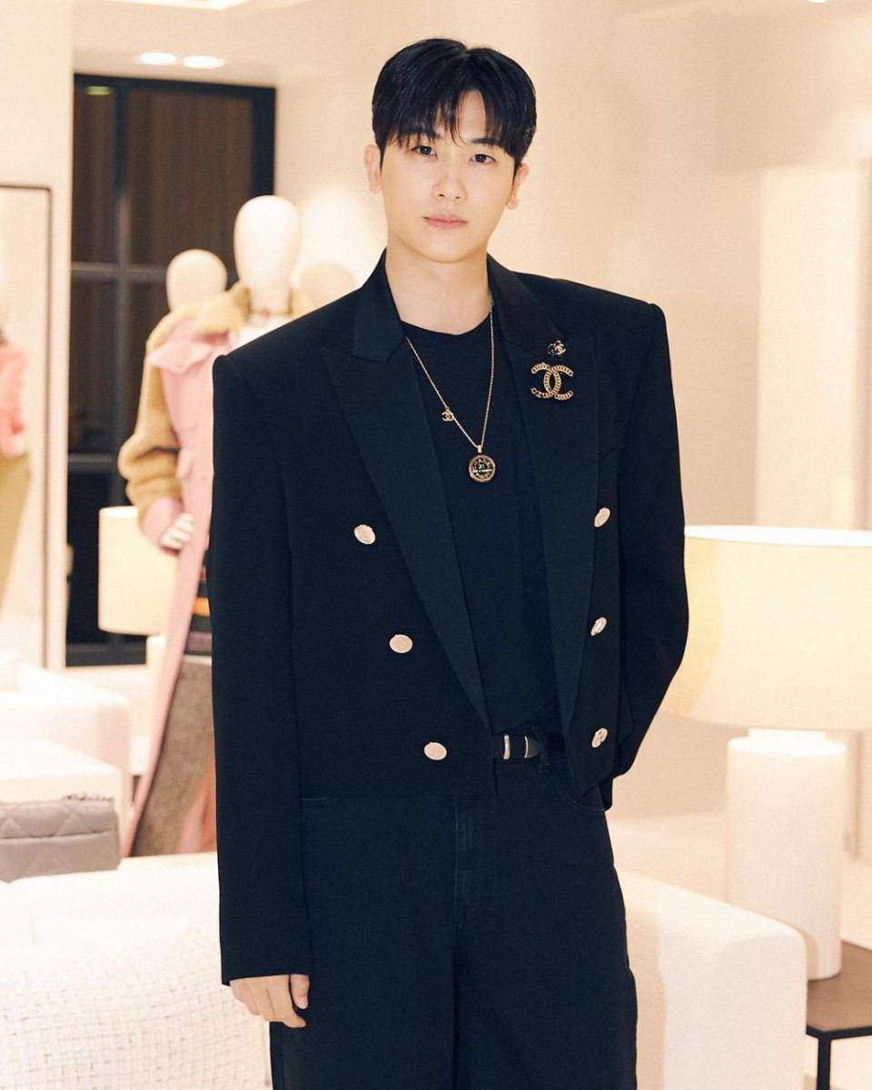 potret Park Hyung Sik (instagram.com/phs1116)