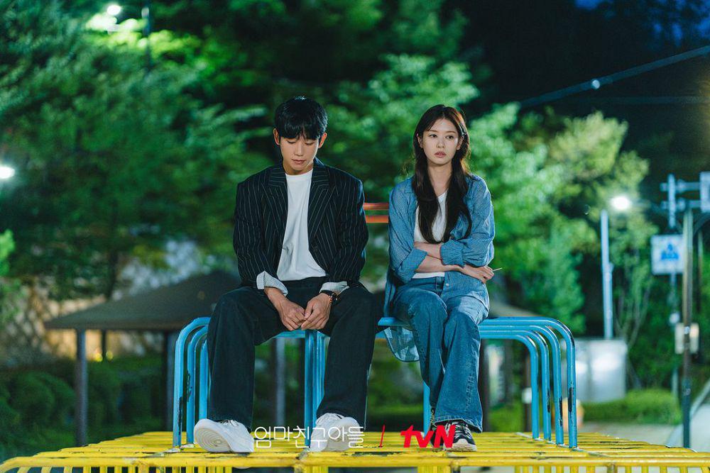 Jung So Min dan Jung Hae In di drama Love Next Door (instagram.com/tvn_drama)