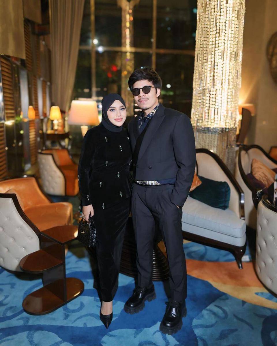 ide OOTD kondangan couple ala Aurel Hermansyah dan Atta Halilintar (instagram.com/aurelie.hermansyah)