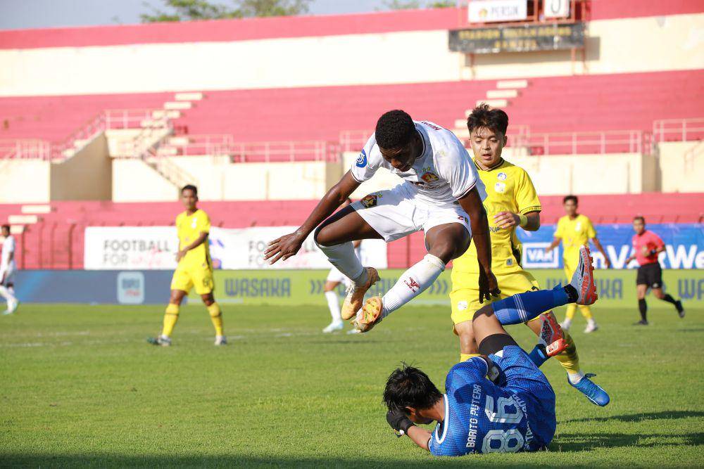 Pemain Persik Kediri saat melawan Barito Putra. Instagram.com/ persikfcofficial