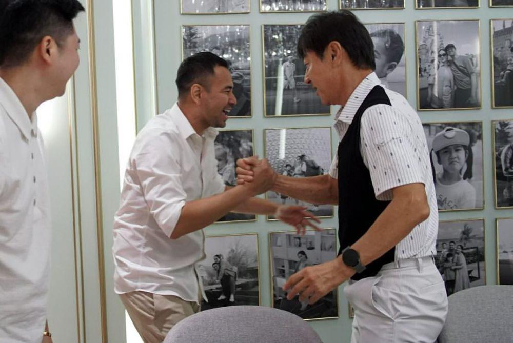 potret Shin Tae Yong ke rumah Raffi Ahmad (instagram.com/raffinagita1717)