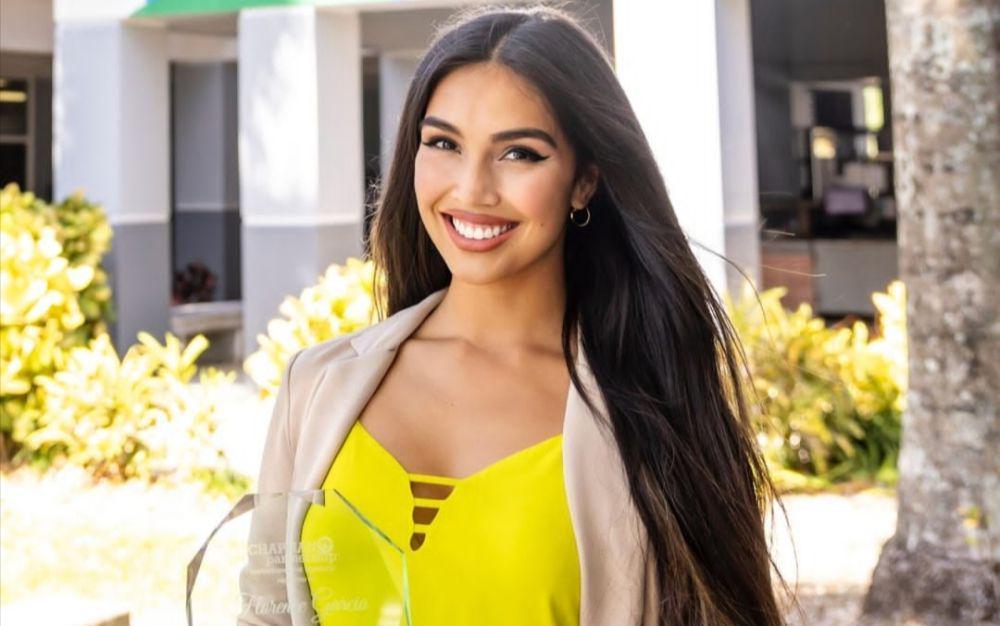 7 Potret Florence Garcia Miss Universe El Salvador 2024, Penuh Pesona!