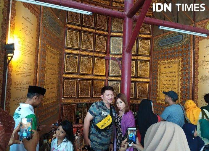 Al-Quran Raksasa, Bayt Al-Qur'an Al Akbar Palembang (IDN Times/Feny Maulia Agustin)