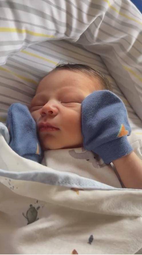 potret perdana baby Noah anak Stefan William (Instagram.com/ria.travelwithmeri)