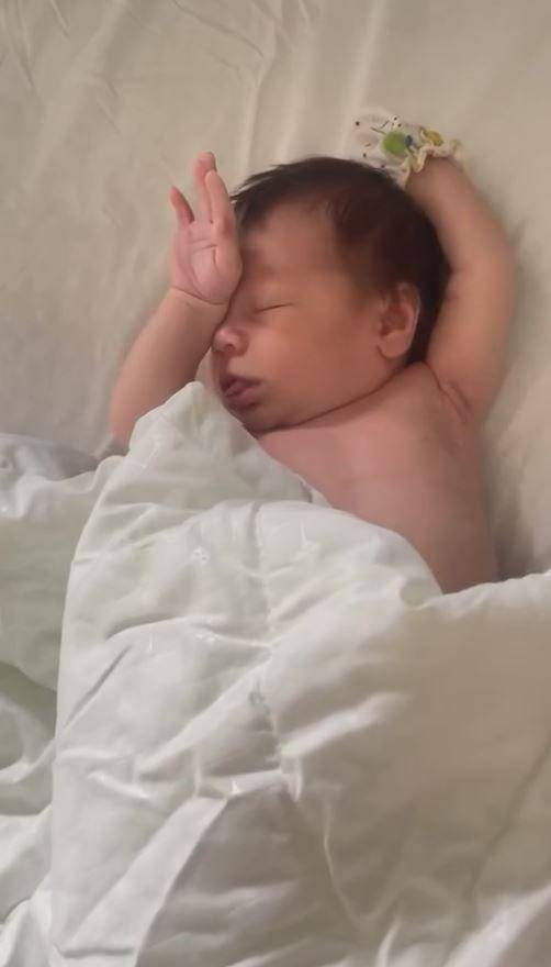 potret perdana baby Noah anak Stefan William (Instagram.com/ria.travelwithmeri)