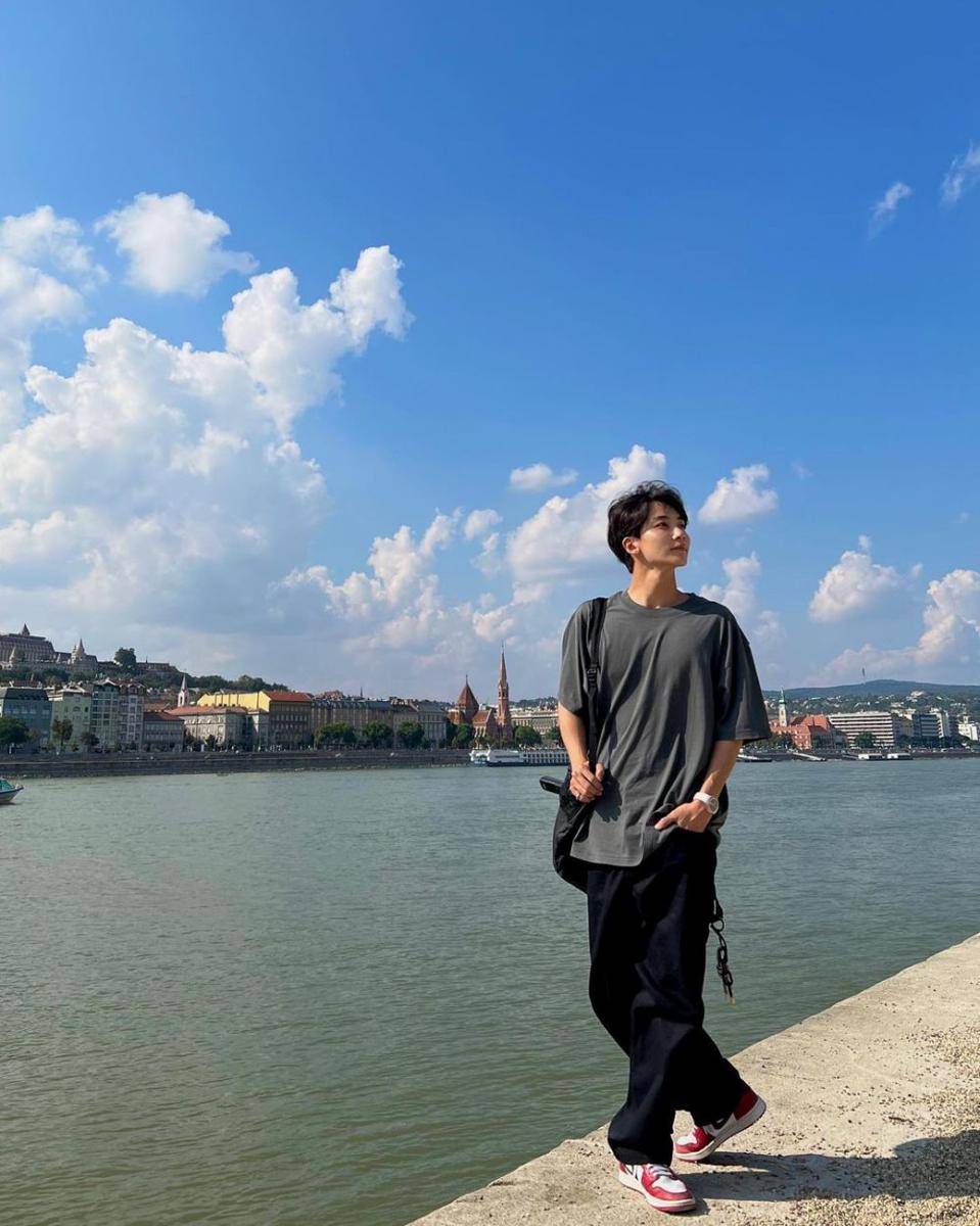 Potret Jeonghan SEVENTEEN (instagram.com/jeonghaniyoo_n)