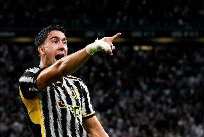 Dusan Vlahovic (juventus.com)
