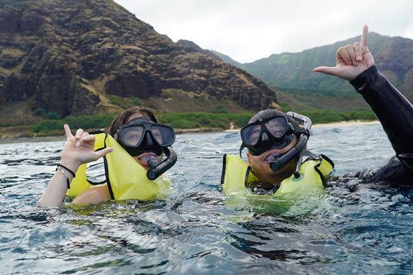 7 Potret Mesra Honeymoon Clarissa Tanoe dan Anthony Tjipto di Hawaii