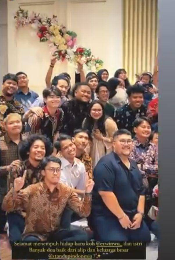 Deretan komika yang hadir di pernikahan Erwin wu (Instagram.com/alifrivelinoo)