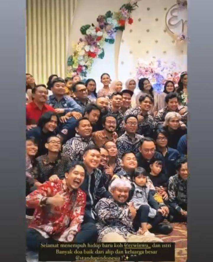 Deretan komika yang hadir di pernikahan Erwin wu (Instagram.com/alifrivelinoo)