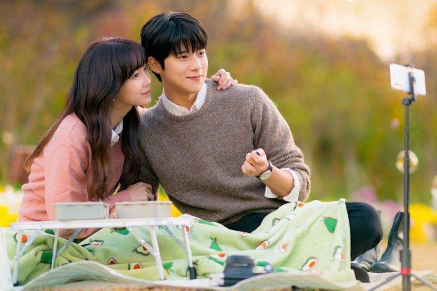 still cut Cinderella at 2 AM (instagram.com/viuindonesia)