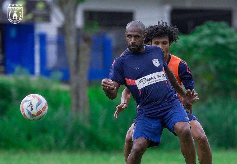 Potret Boaz Solossa. (Instagram/@persipurapapua1963).