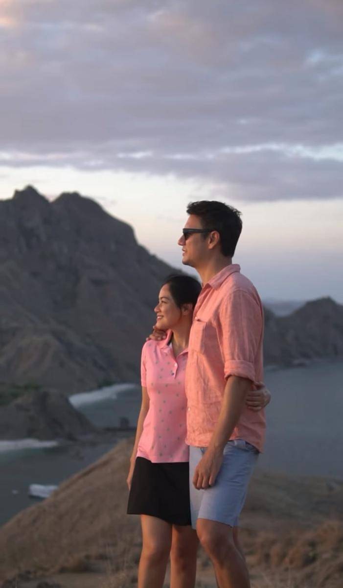 potret Titi Kamal liburan ke Pulau Padar bersama suami dan geng artis (instagram.com/titi_kamall)