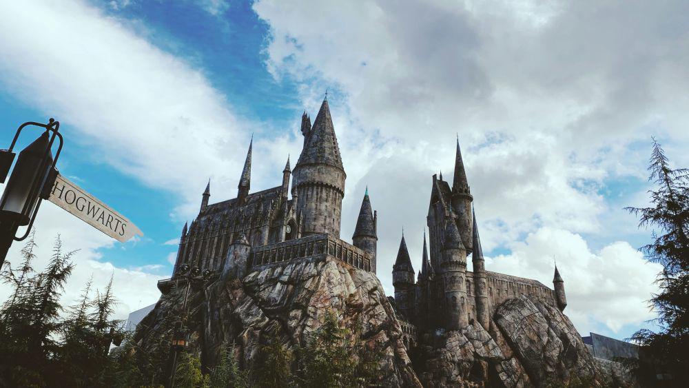 6 Wisata Impian Para Potterhead, Lanskapnya bak Bukan Dunia Nyata!