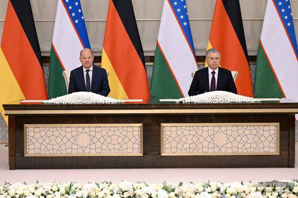 Kanselir Jerman, Olaf Scholz dan Presiden Uzbekistan, Shavkat Mirziyoyev. (x.com/@president_uz)