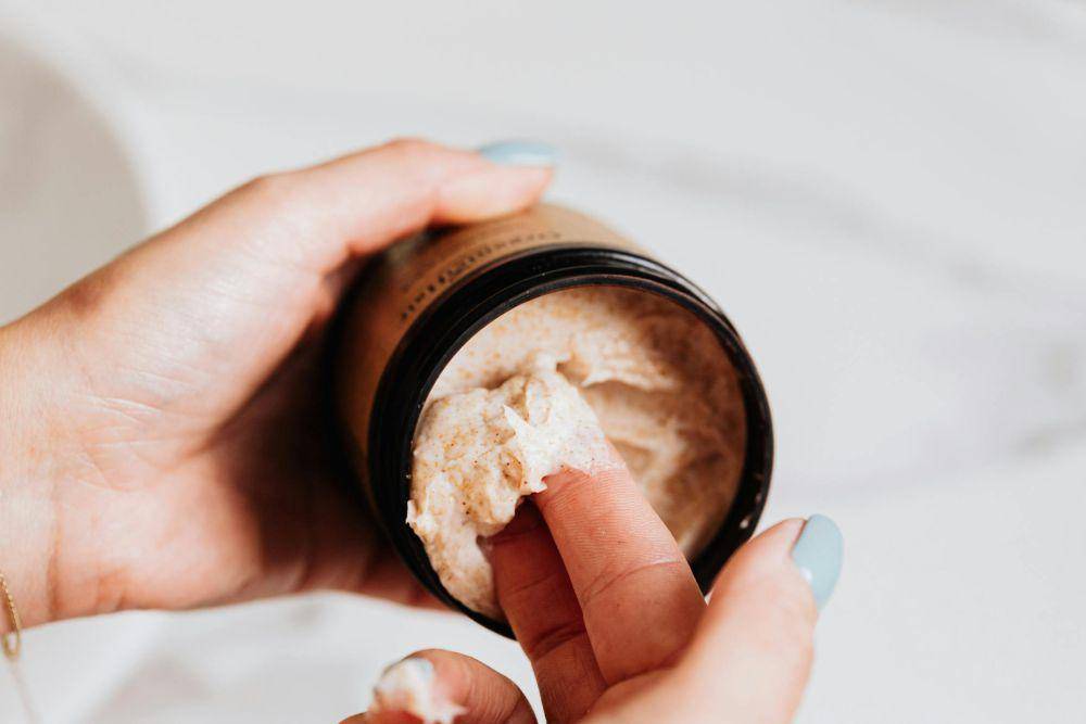 ilustrasi body care mencerahkan (pexels.com/Karolina Kaboompics)