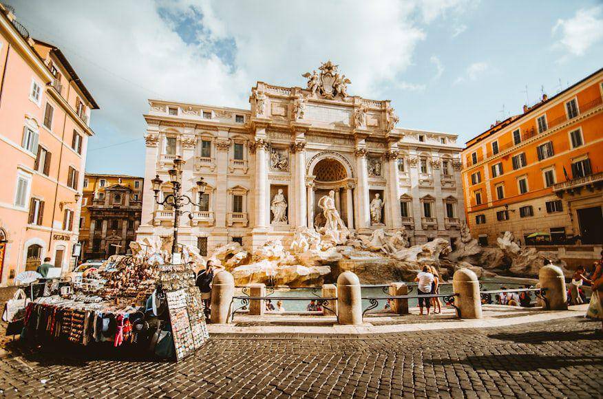 potret Air Mancur Trevi (unsplash.com/pt-br/@chris_czermak)