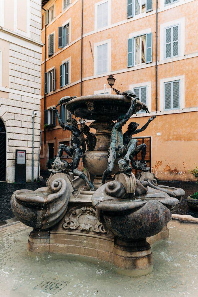 potret Piazza Mattei (unsplash.com/pt-br/@gabiontheroad)