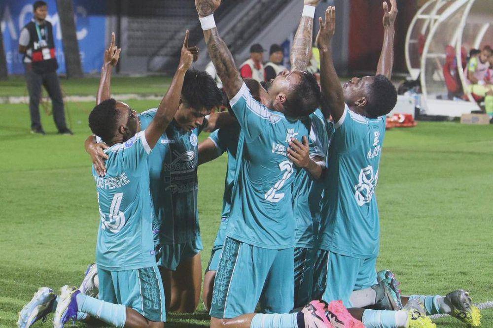 PSBS Biak dalam laga melawan Persija Jakarta pada pekan ke-4 Liga 1 2024/2025. (instagram.com/julianvelazquezz)