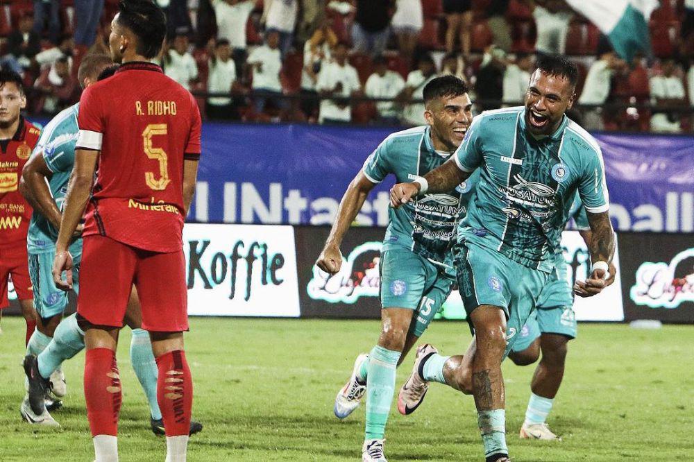 PSBS Biak dalam laga melawan Persija Jakarta pada pekan ke-4 Liga 1 2024/2025. (instagram.com/julianvelazquezz)