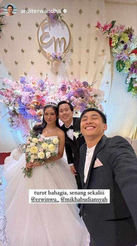 Deretan komika yang hadir di pernikahan Erwin wu (Instagram.com/arditerwandha)