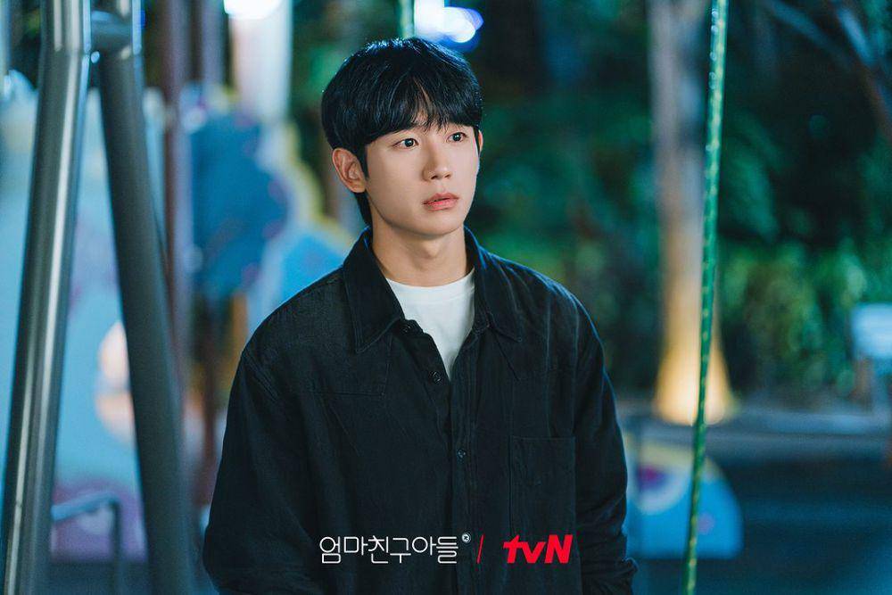 Jung Hae In di drama Love Next Door (instagram.com/tvn_drama)