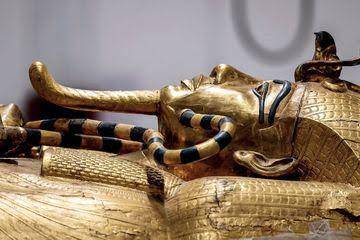 kutukan mumi Firaun Mesir Tutankhamun (nationalgeographic.grid.id)