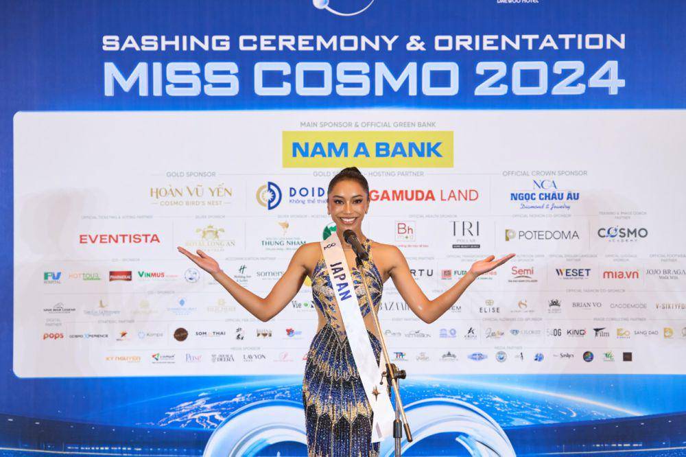 Potret Finalis dari Asia Saat Sashing Ceremony Miss Cosmo 2024 (Facebook.com/Miss Cosmo International)