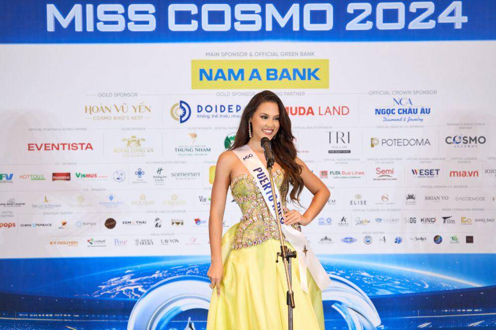 Potret Finalis Amerika Latin Saat Sashing Ceremony Miss Cosmo 2024 (Facebook.com/Miss Cosmo)
