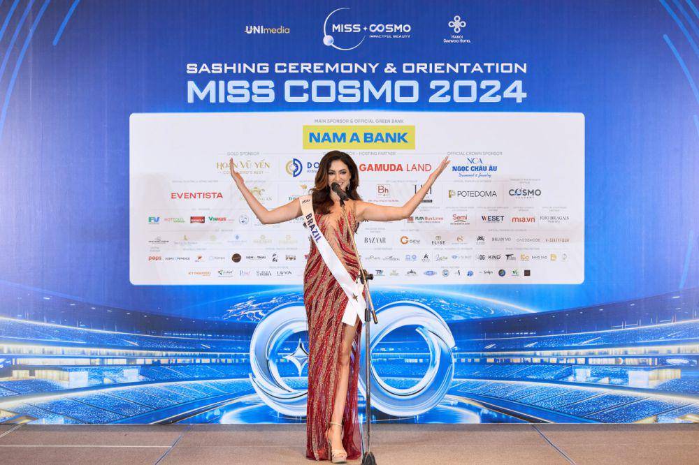 Potret Finalis Amerika Latin Saat Sashing Ceremony Miss Cosmo 2024 (Facebook.com/Miss Cosmo)