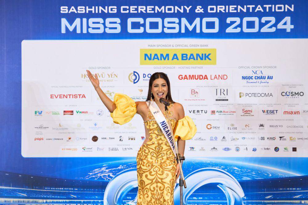 Potret Finalis Amerika Latin Saat Sashing Ceremony Miss Cosmo 2024 (Facebook.com/Miss Cosmo)