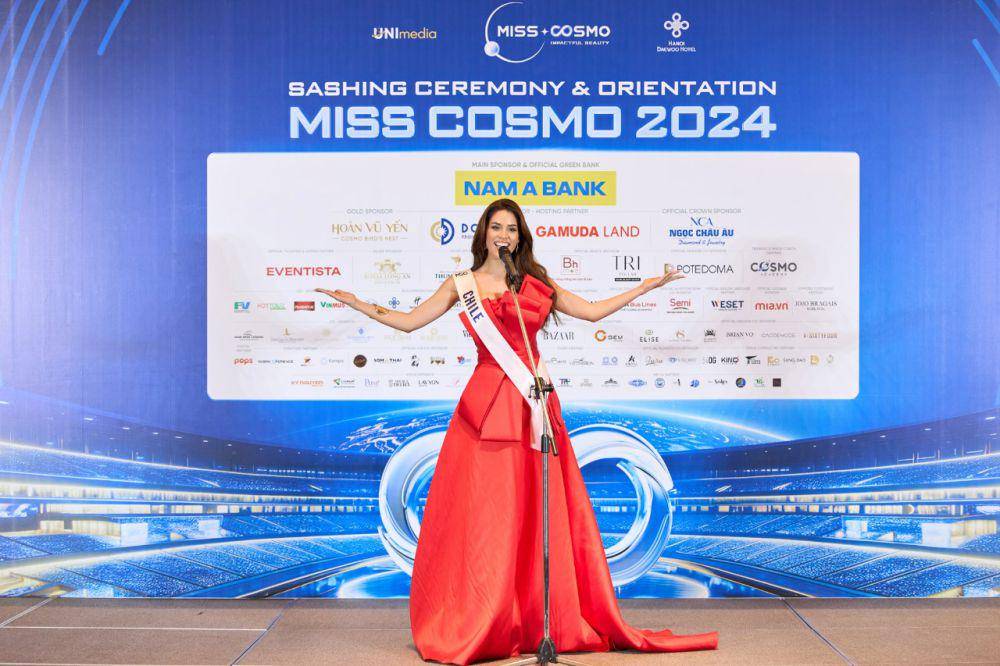 Potret Finalis Amerika Latin Saat Sashing Ceremony Miss Cosmo 2024 (Facebook.com/Miss Cosmo)