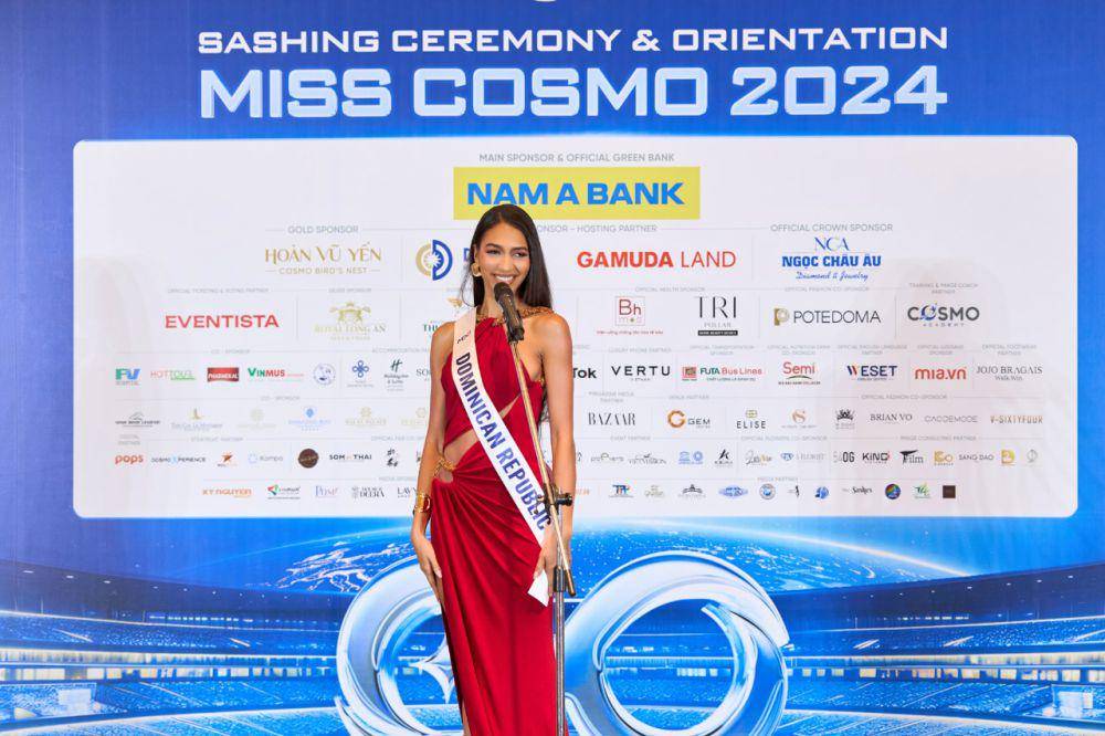 Potret Finalis Amerika Latin Saat Sashing Ceremony Miss Cosmo 2024 (Facebook.com/Miss Cosmo)
