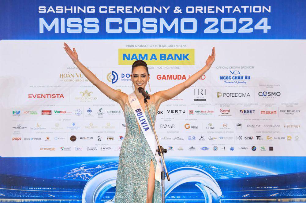 Potret Finalis Amerika Latin Saat Sashing Ceremony Miss Cosmo 2024 (Facebook.com/Miss Cosmo)