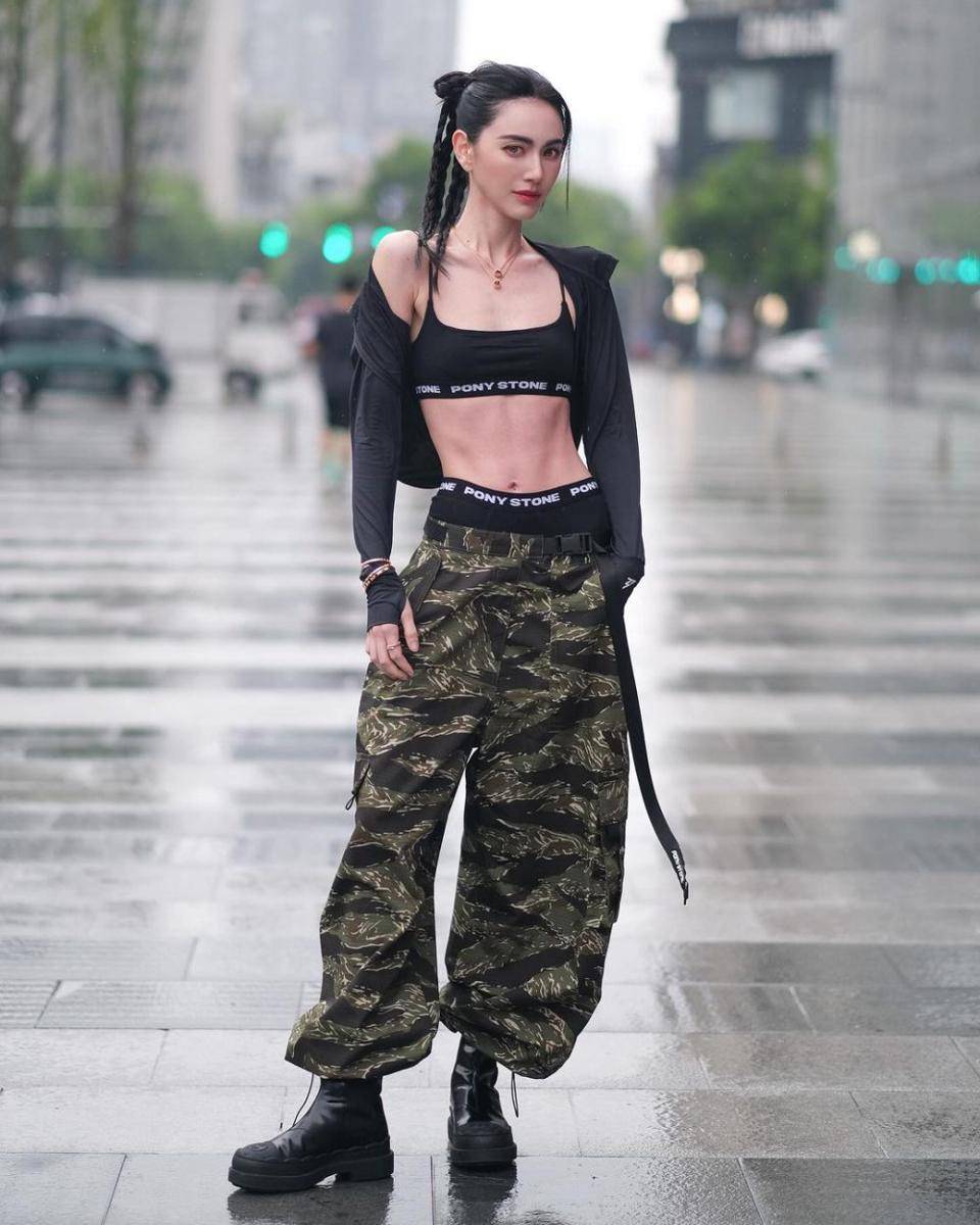 inspirasi edgy style ala Davika Hoorne (instagram.com/davikah)