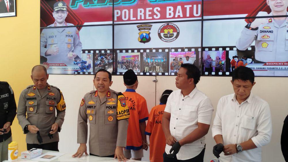 Konferensi pers kasus aborsi di toilet hotel Kota Batu. (IDN Times/Rizal Adhi Pratama)