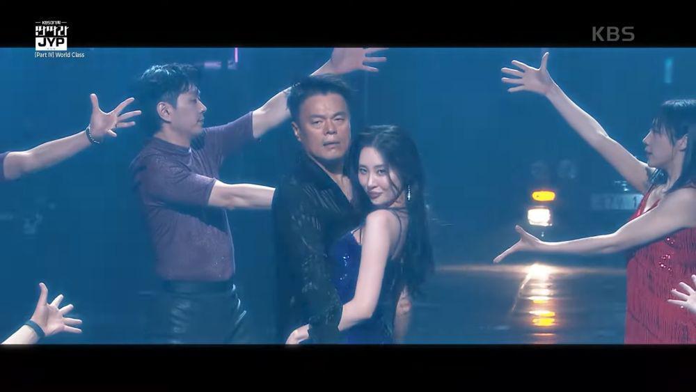 potret perayaan 30 tahun debut Park Jin Young (youtube.com/kbskpop)