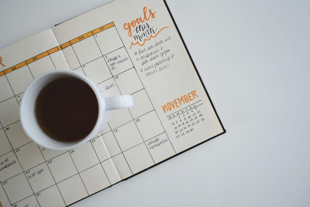 ilustrasi membuat jadwal (unsplash.com/Estee Janssens)