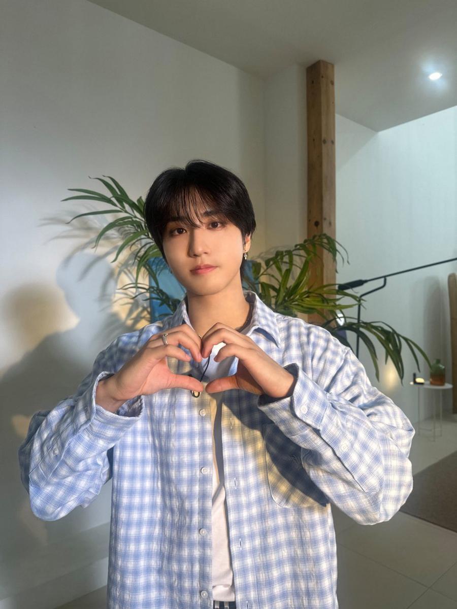 outfit ala Han Stray Kids (x.com/Stray_Kids_JP)