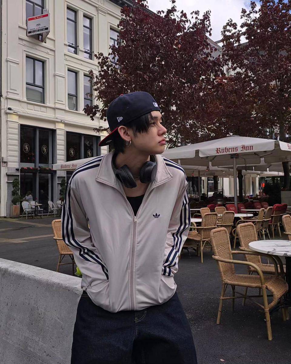 ide padu padan celana hitam ala Yeonjun TXT (instagram.com/yawnzzn)