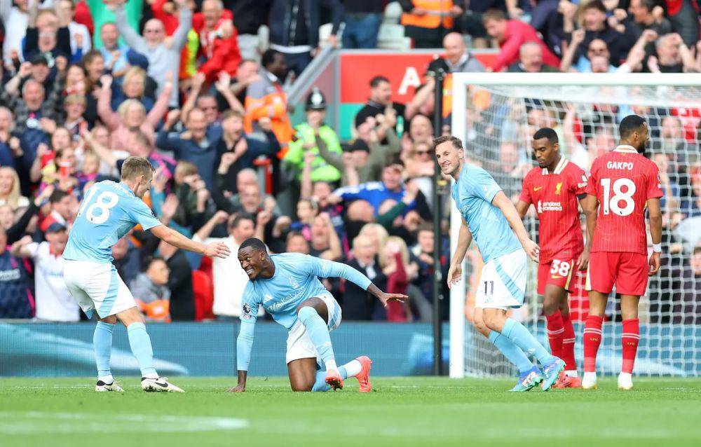 Liverpool melawan Nottingham Forest di Premier League 2024/2025. (premierleague.com)